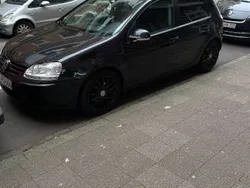 Schwarz Gebraucht 2005 VW Golf IV Comfortline Limousine | 3.200 € (Teuer)
