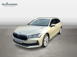 Gelb Gebraucht 2024 Skoda Superb Selection Kombi | 41.500 € (Teuer)
