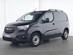 Schwarz Gebraucht 2021 Opel Combo Selection Van / Kleinbus | 17.877 € (Guter Preis)