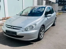 Silber Gebraucht 2002 Peugeot 307 Kleinwagen | 1.400 € (Fairer Preis)