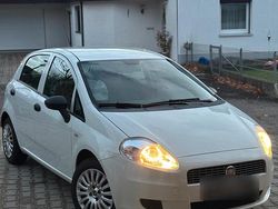 Weiß Gebraucht 2011 Fiat Grande Punto Kleinwagen | 2.500 €