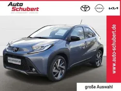 Celestite grey Gebraucht 2023 Toyota Aygo X-plore Kleinwagen | 19.580 € (Etwas zu teuer)