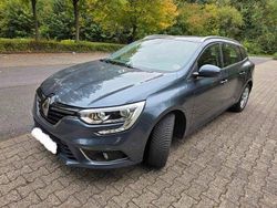 Grau Gebraucht 2020 Renault Mégane IV Intens Limousine | 15.900 € (Guter Preis)