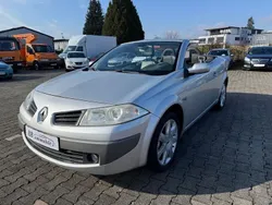 Grau Gebraucht 2006 Renault Mégane Cabriolet Dynamique Cabrio | 1.690 € (Fairer Preis)
