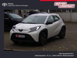 Schneeweiß Gebraucht 2023 Toyota Aygo X-play Kleinwagen | 15.950 € (Etwas zu teuer)