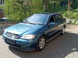 Grün Gebraucht 2001 Opel Astra Comfort Limousine | 2.650 € (Teuer)