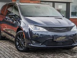Grau Gebraucht 2021 Chrysler Pacifica Van / Kleinbus | 29.999 € (Fairer Preis)