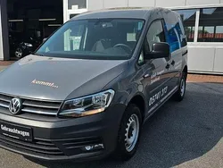 Grau Gebraucht 2018 VW Caddy Van / Kleinbus | 7.990 € (Etwas zu teuer)