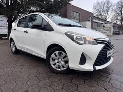 Weiß Gebraucht 2015 Toyota Yaris Cool Kleinwagen | 6.990 € (Fairer Preis)