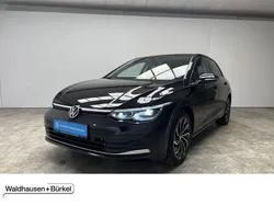 Deep black perleffekt (metallic) Gebraucht 2021 VW Golf VIII Style Limousine | 20.950 € (Fairer Preis)