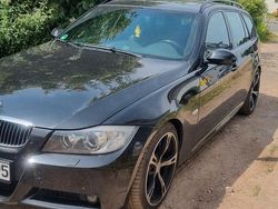 Schwarz Gebraucht 2008 BMW 330 Performance Kombi | 10.500 € (Etwas zu teuer)