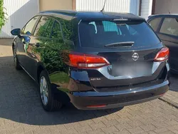 Schwarz Gebraucht 2022 Opel Astra Kombi | 12.000 € (Superpreis)