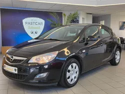 Schwarz Gebraucht 2012 Opel Astra Edition Limousine | 5.200 € (Fairer Preis)
