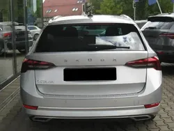 Brilliantsilbermetallic Gebraucht 2021 Skoda Octavia Style Kombi | 21.990 € (Guter Preis)