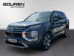 Grau Gebraucht 2025 Mitsubishi Outlander P-HEV Top SUV | 49.990 €