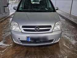 Silber Gebraucht 2004 Opel Meriva Van / Kleinbus | 1.650 € (Etwas zu teuer)