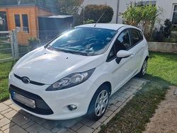 Weiß Gebraucht 2012 Ford Fiesta Champions Edition Kleinwagen | 5.920 € (Etwas zu teuer)