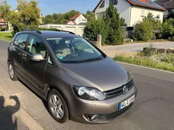 Gold Gebraucht 2009 VW Golf Plus Cross Comfortline Van / Kleinbus | 5.900 € (Fairer Preis)