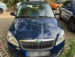 Blau Gebraucht 2012 Skoda Fabia Kleinwagen | 2.000 €