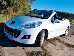Weiß Gebraucht 2013 Peugeot 207 CC Cabrio | 6.499 € (Etwas zu teuer)