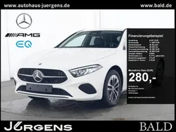 Weiss unilack polarweiss Gebraucht 2024 Mercedes A250 Progressive Limousine | 29.760 € (Superpreis)
