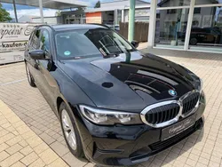 Schwarz Gebraucht 2021 BMW 318 Advantage Kombi | 15.990 € (Fairer Preis)
