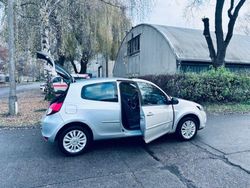 Silber Gebraucht 2010 Renault Clio II Kleinwagen | 2.950 € (Fairer Preis)