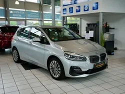Glaciersilber metallic Gebraucht 2018 BMW 220 Active Tourer Luxury Line Van / Kleinbus | 19.900 € (Guter Preis)
