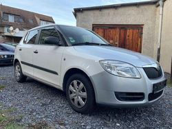 Weiß Gebraucht 2012 Skoda Fabia Cool Edition Kleinwagen | 1.590 €