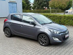 Grau Gebraucht 2014 Hyundai i20 Classic Limousine | 5.900 € (Fairer Preis)