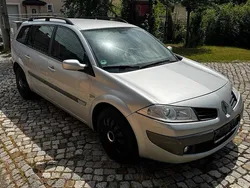 Silber Gebraucht 2006 Renault Mégane GrandTour Kombi | 2.000 € (Etwas zu teuer)