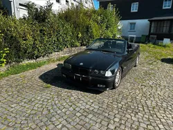 Schwarz Gebraucht 1996 BMW 320 Cabriolet M Sport Cabrio | 3.299 €