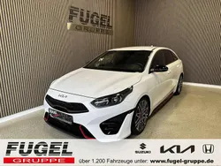 Deluxeweiss met. Gebraucht 2024 Kia ProCeed Kleinwagen | 30.999 € (Fairer Preis)