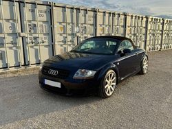 Blau Gebraucht 2005 Audi TT Roadster Sport Cabrio | 23.189 €