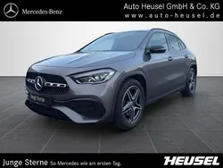 Grau Gebraucht 2021 Mercedes GLA250 Business SUV | 34.900 € (Fairer Preis)