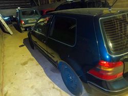 Gebraucht 2002 VW Golf IV Kleinwagen | 900 € (Guter Preis)