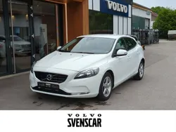 Ice white) / solid (weiss Gebraucht 2015 Volvo V40 Kinetic Kombi | 14.450 € (Etwas zu teuer)