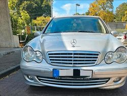 Silber Gebraucht 2006 Mercedes C220 Limousine | 4.300 €