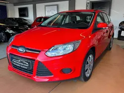 Rot Gebraucht 2013 Ford Focus Ambiente Kombi | 5.290 € (Fairer Preis)