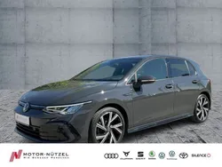 Grau Gebraucht 2022 VW Golf VIII R-line Limousine | 25.460 € (Superpreis)