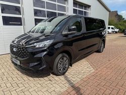 Schwarz Gebraucht 2024 Ford Tourneo Titanium Van / Kleinbus | 45.990 € (Fairer Preis)