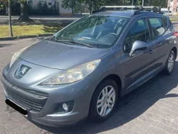 Grau Gebraucht 2010 Peugeot 207 Urban Move Kombi | 2.999 € (Etwas zu teuer)