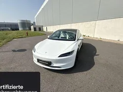 Weiß Gebraucht 2024 Tesla Model 3 Long Range RWD Limousine | 45.300 € (Teuer)