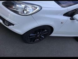 Weiß Gebraucht 2010 Opel Corsa Edition Coupé | 3.900 € (Fairer Preis)