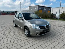 Grau Gebraucht 2009 Dacia Sandero Lauréate Kleinwagen | 1.490 € (Guter Preis)