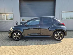 Mysticschwarz metallic Neu 2025 Toyota Yaris Kleinwagen | 23.440 € (Guter Preis)