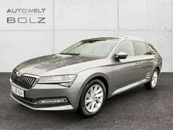 Grau Gebraucht 2024 Skoda Superb Style Kombi | 32.490 € (Guter Preis)