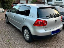 Silber Gebraucht 2006 VW Golf V Kleinwagen | 3.900 € (Etwas zu teuer)