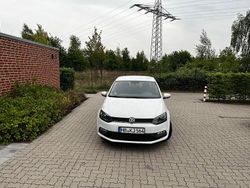 Weiß Gebraucht 2016 VW Polo Trendline Kleinwagen | 8.000 € (Guter Preis)