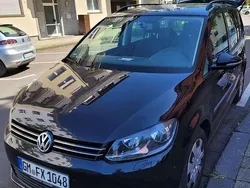 Schwarz Gebraucht 2014 VW Touran Trendline Van / Kleinbus | 6.450 € (Guter Preis)
